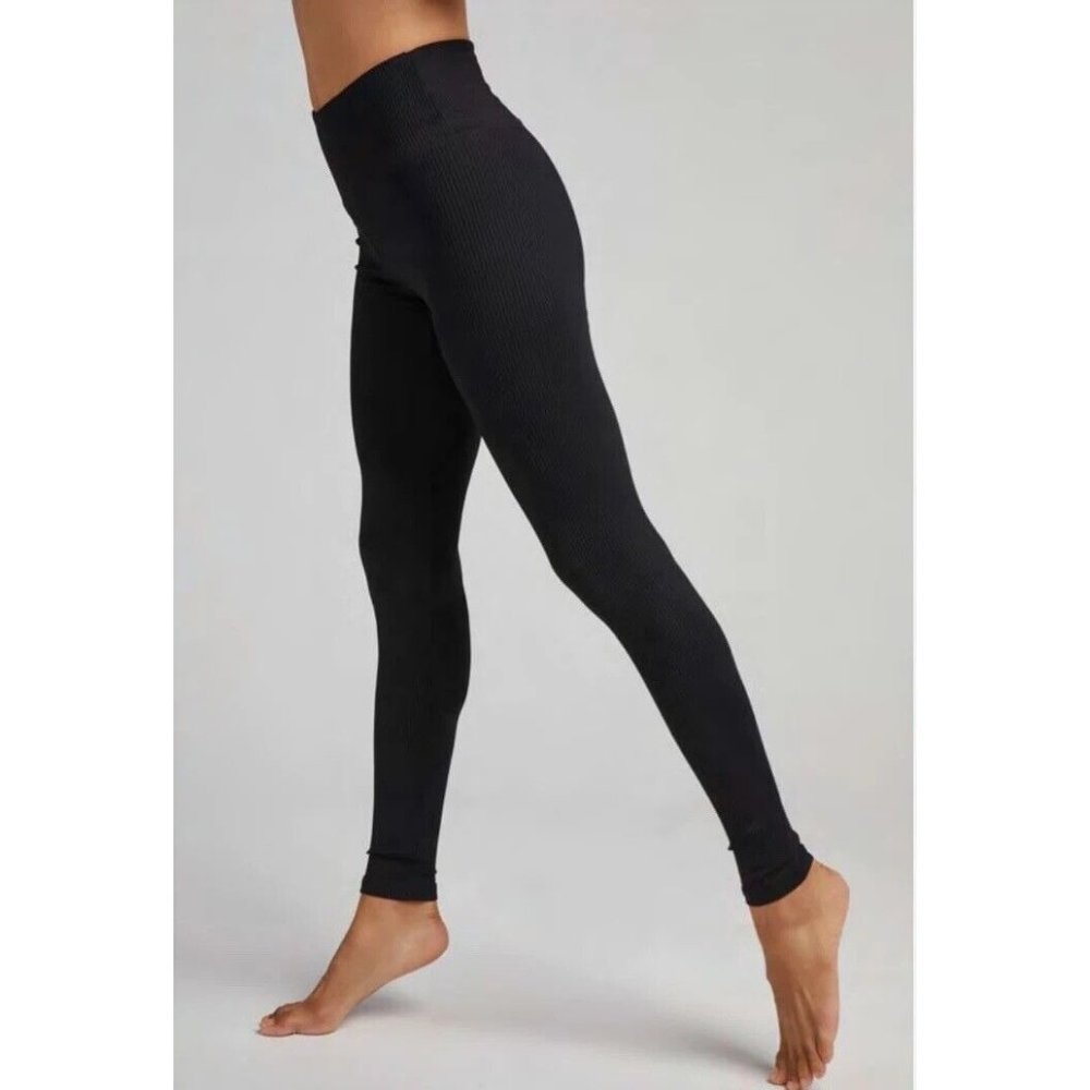 STRUT-THIS Kendall Ankle Leggings Black Rib